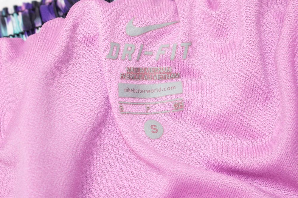 Nike оригинални дамски шорти многоцветни къси панталонки S