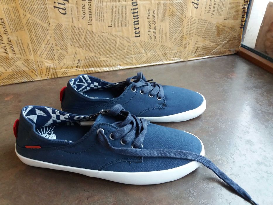 мъжки спортни обувки,гуменки,кецове,маратонки  Levi's ном 41 нови