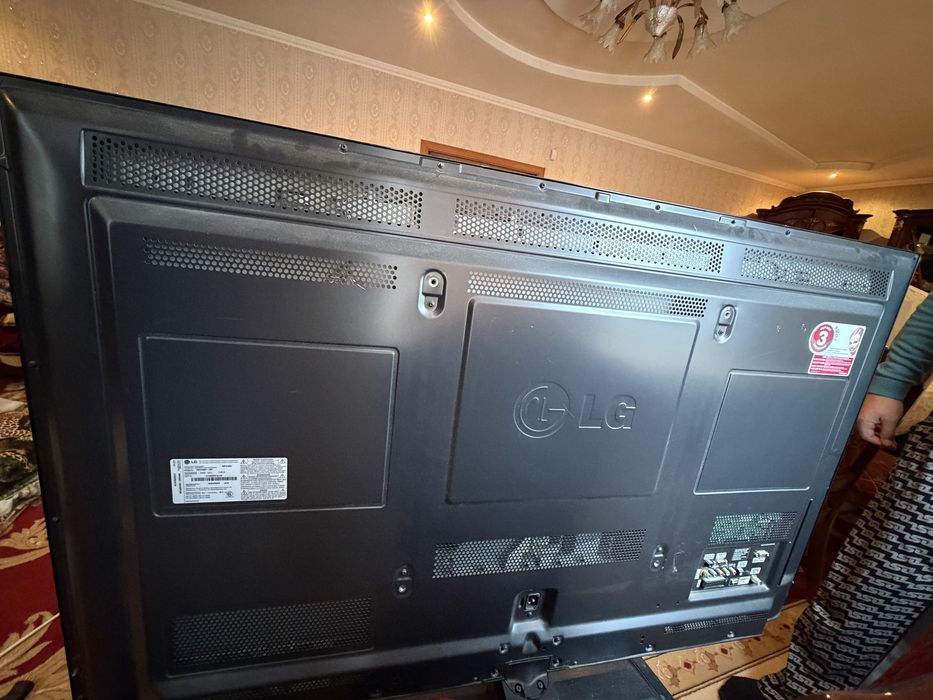 Телевизор в идеальном состояниии