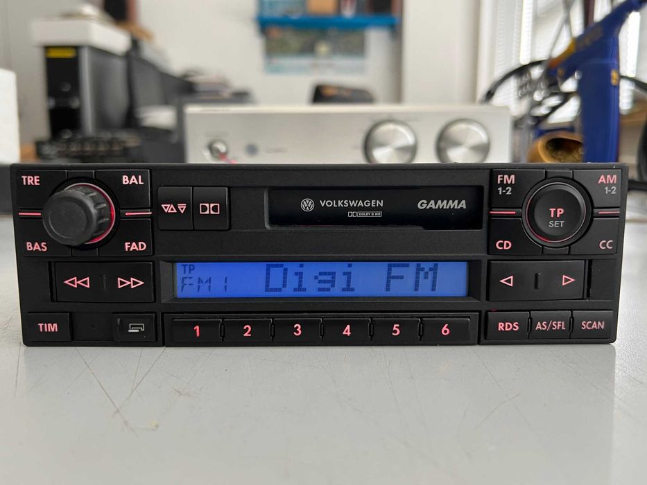 Оригинални автомобилни радио-касетофони