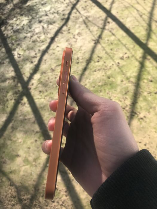 Iphone11 sotiladi srochna