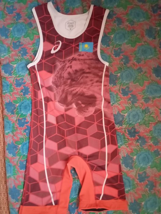 Продам форму борцовскую