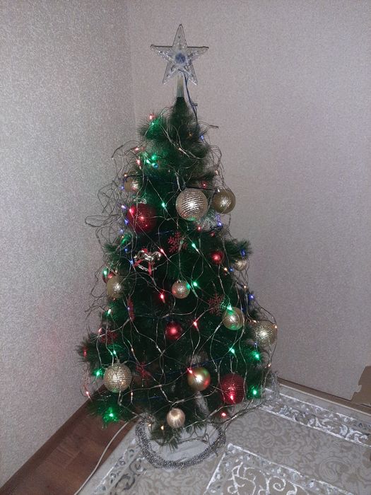 Елка. Искуственный.