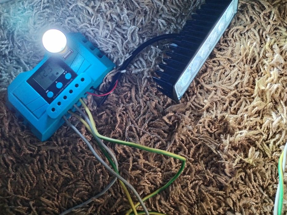 Kit Complet Rulotă / Camper / Panou Solar - invertor 2500W + Controller + Proiector LED