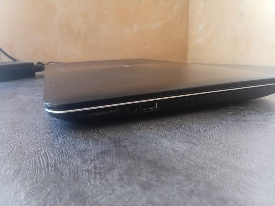 Ноутбук ASUS для работы и игр