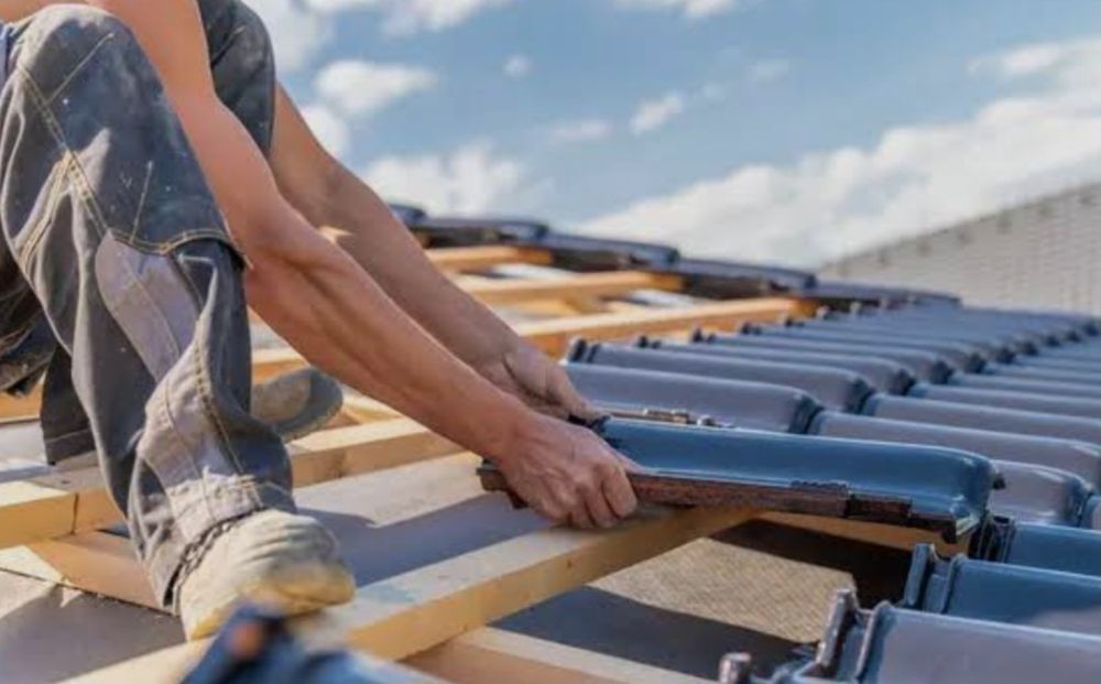 Reparatii acoperisuri montaj tigla ceramica