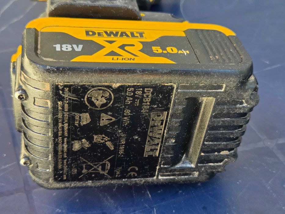 Удaрен винтоверт / импакт DeWALT DCF887 BRUSHLESS 18V с батерия 5.0Ah