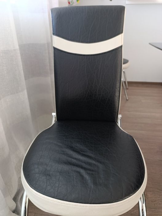 Кухненска маса с шест стола