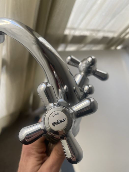 Смесител за мивка Баня Видима ретро