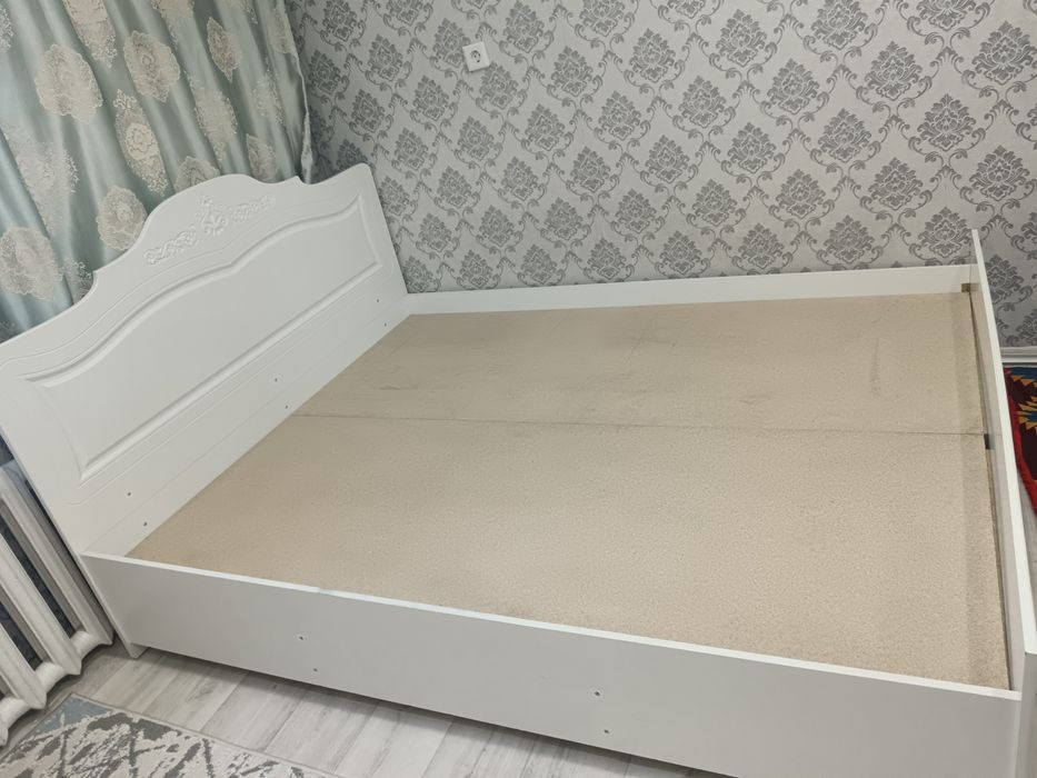 Продам 2х спальную кровать