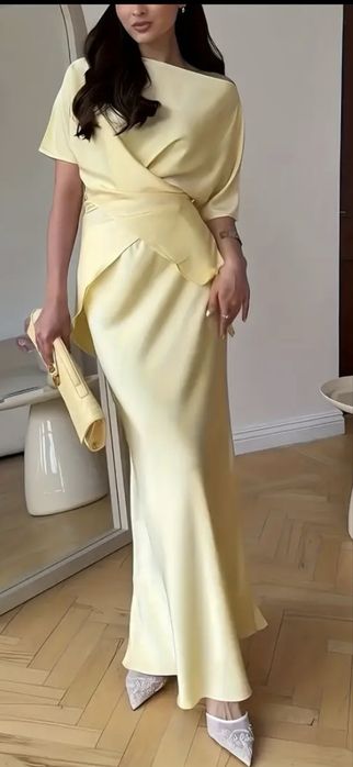 Платье атласное НОВАЯ!!!