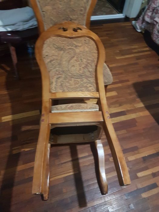Продам стулья. Б/у. Деревянные.