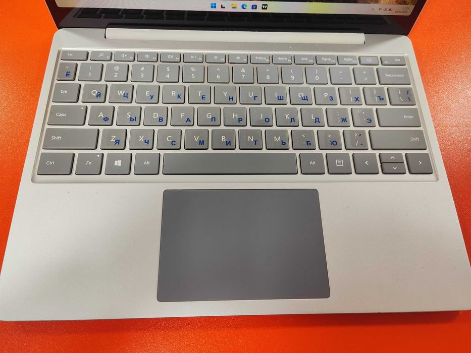 Продаётся ноутбук Microsoft Surface Laptop Go i5/256SSD