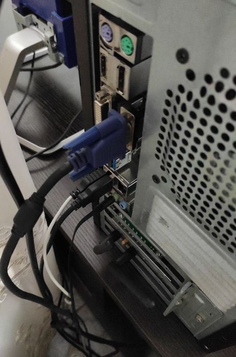 Компютър Intel i5 4570 9GB ddr3 1TB hdd Asus b85m