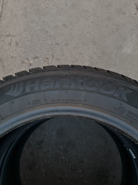 Зимни гуми 2 броя HANKOOK WinterIcept Evo2 205 55 R17 дот 2122