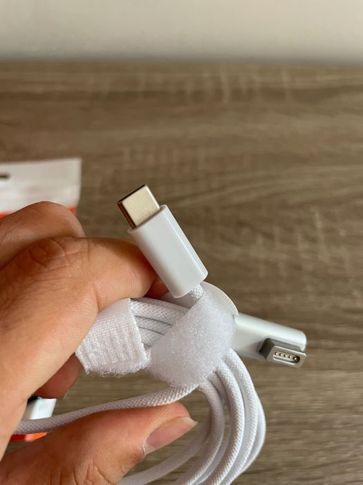 Кабел USB-C към MagSafe 1 за MacBook – плетен, L-образен накрайник