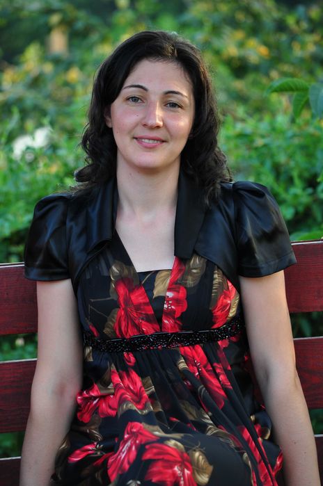 vand rochita foarte eleganta, material finut