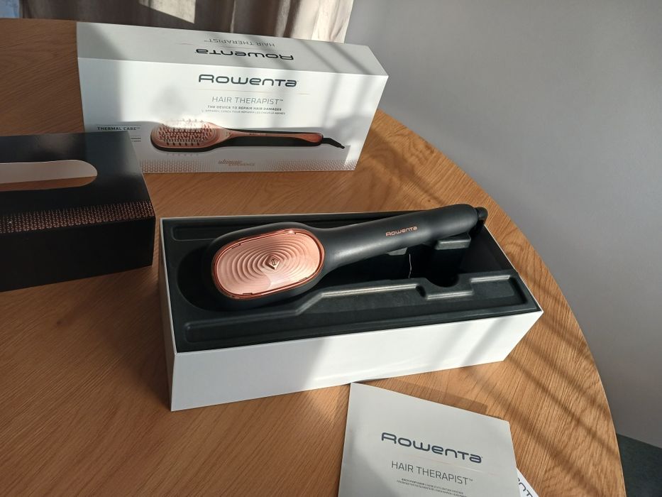 Perie reparatoare ROWENTA Hair Therapist. Invelis Keratina.