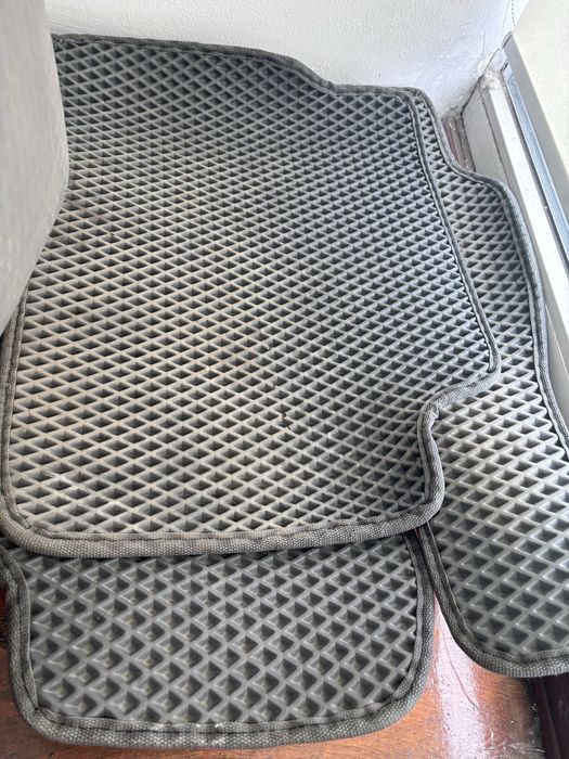 Продам полики для Тойтты короллы