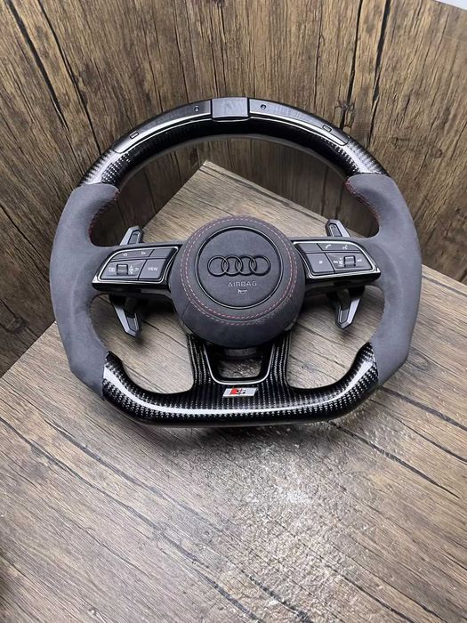 Audi Custom Спортен Волан – Персонализиран Дизайн!