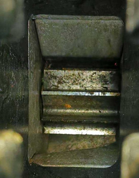 Самопридърпваща клонотрошачка BOSCH AXT-25D Дробилка  2500W