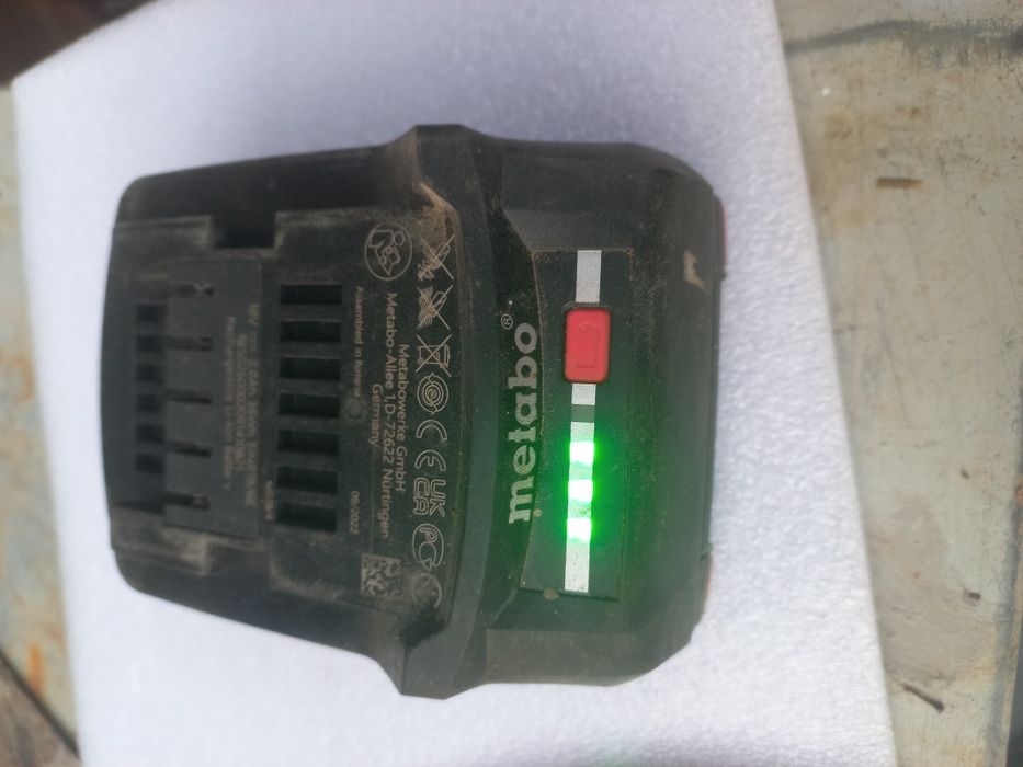 Зарядно  METABO SC 30 + батерия 2.0Ah 18v.