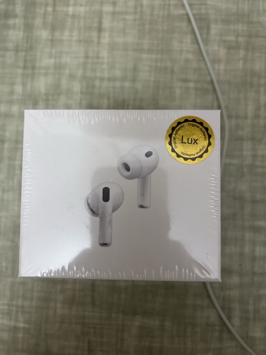 Продам airpods 3 про