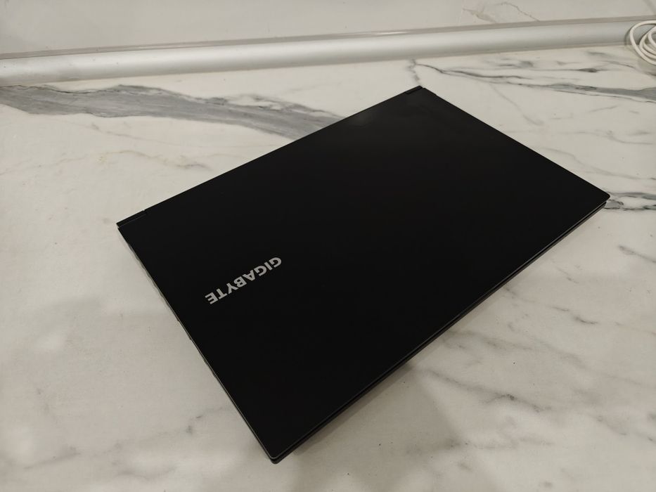 Ноутбук Gigabyte