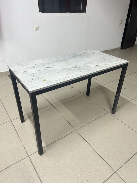 Офисный стол в хорошем качестве