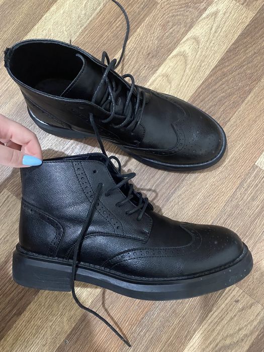 Продам мужские ботинки