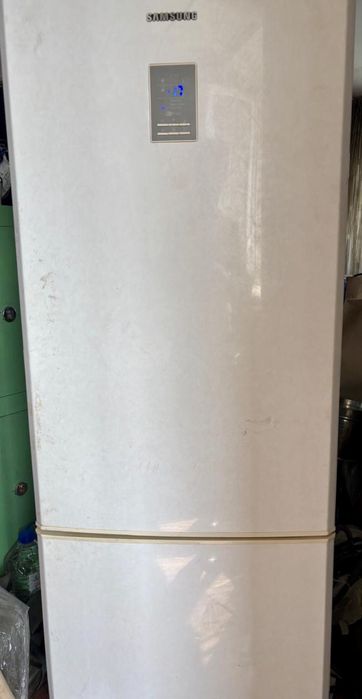 Холодильник Samsung