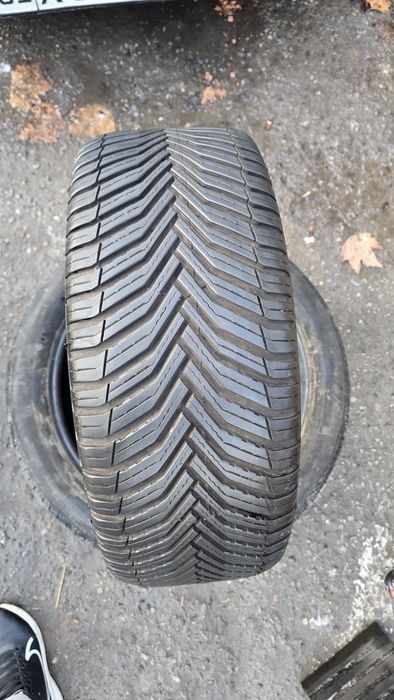 235/45/R18 Michelin Cross Climate²