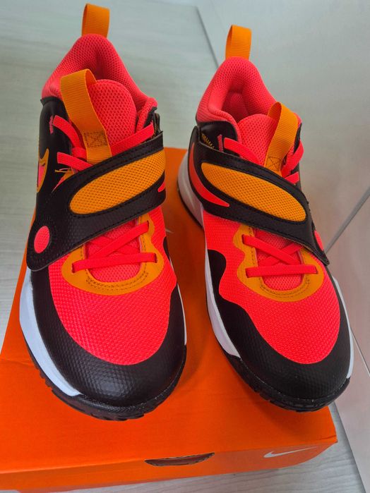 НОВИ Nike маратонки