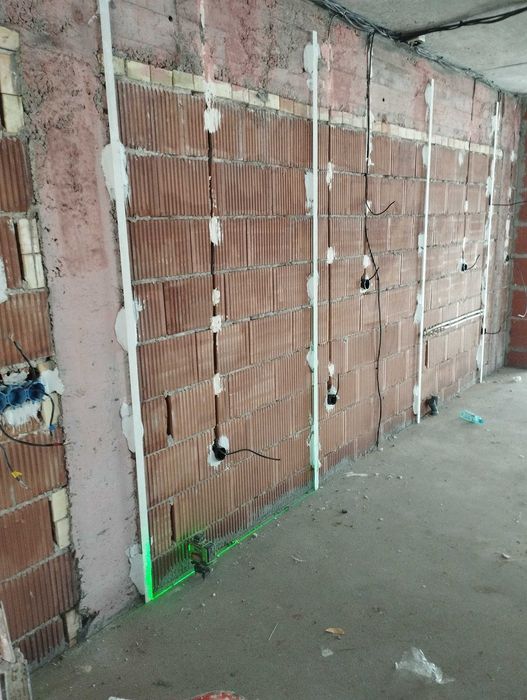 Машинна мазилка и замазка изолация  с монофазен и трифазен турбозол