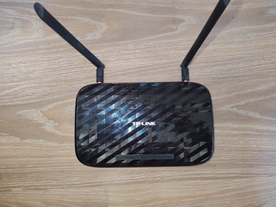 Продаю AC750 Двухдиапазонный Wi-Fi гигабитный роутер