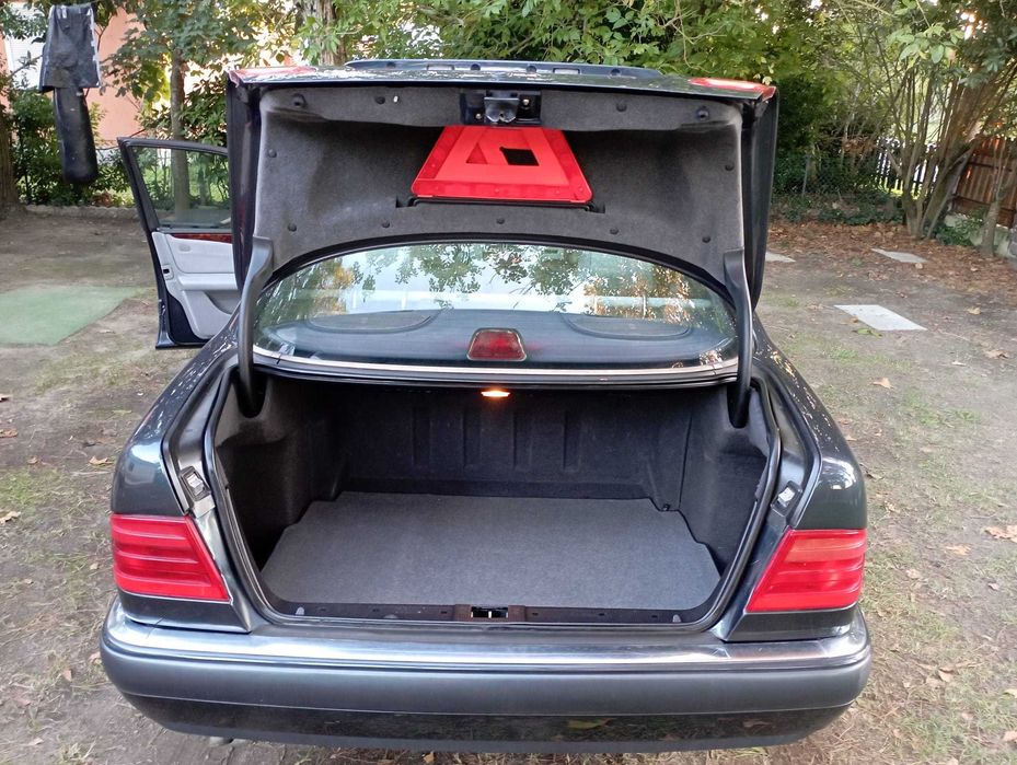 Mercedes-Benz W210 om605