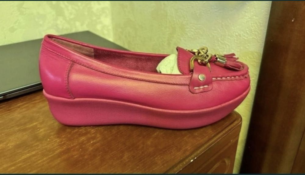 Продам женские балетки