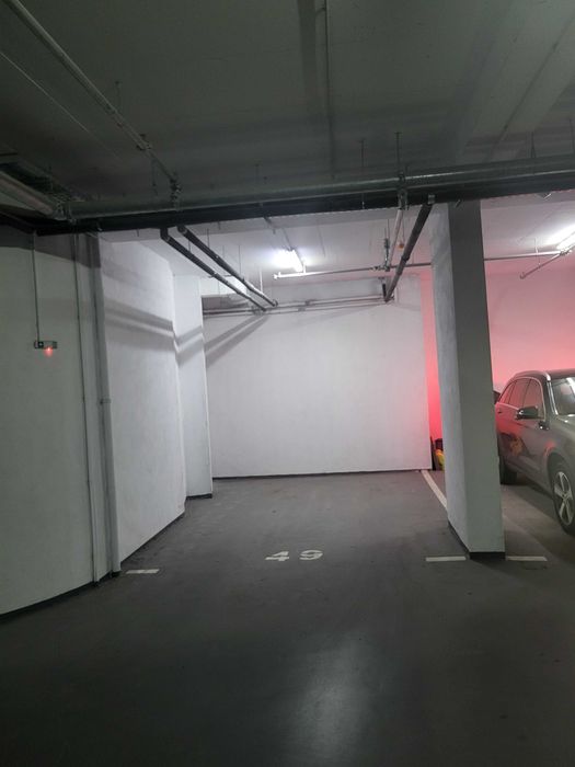 Закрито паркомясто на бул. Васил Левски, Бриз.