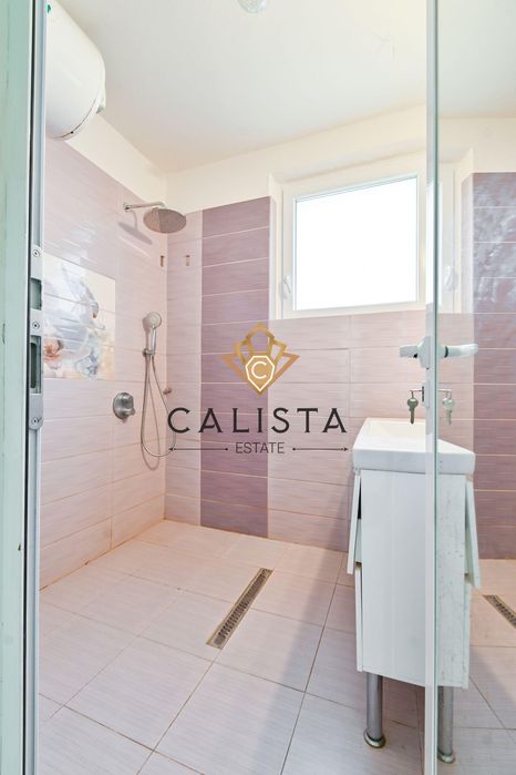 Тристаен апартамент под наем в ж.к. Лозенец, 2108593