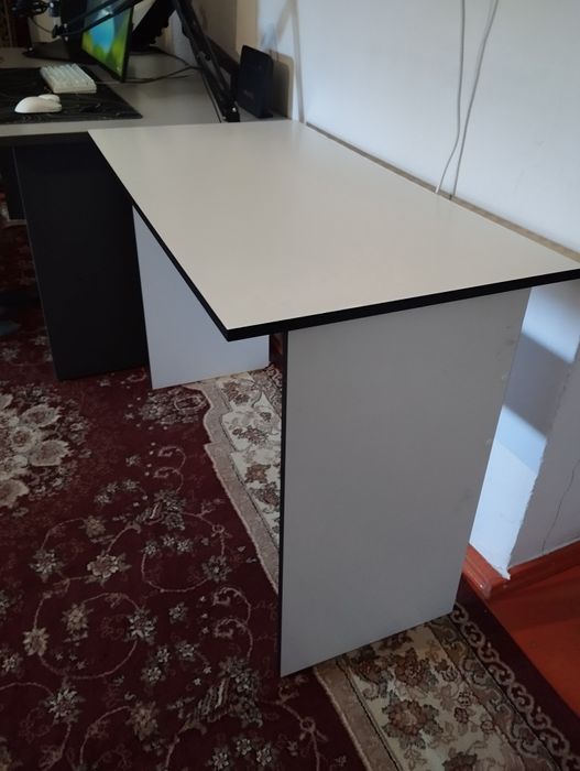 Белый стол 110х75