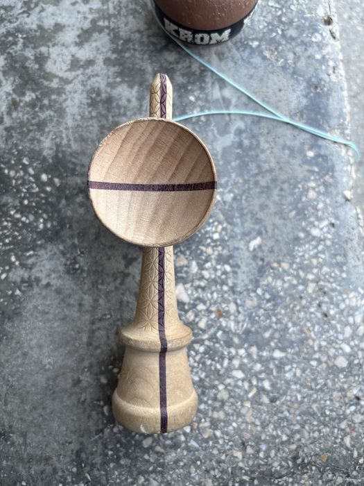 Kendama sweets brkoen shape