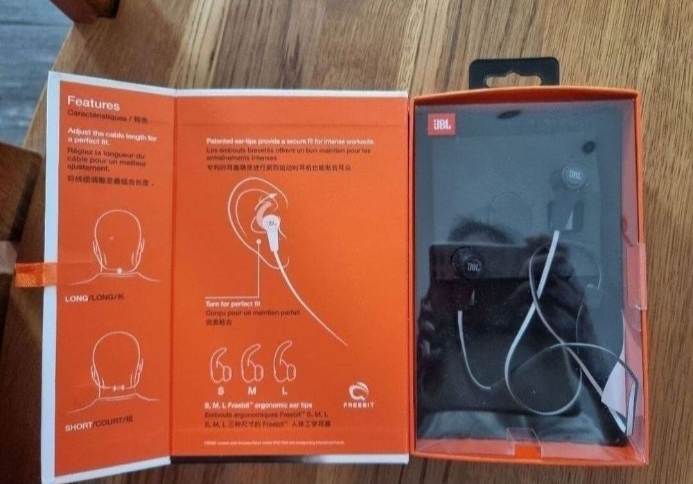 Casti wireless JBL SyncMaster Reflect