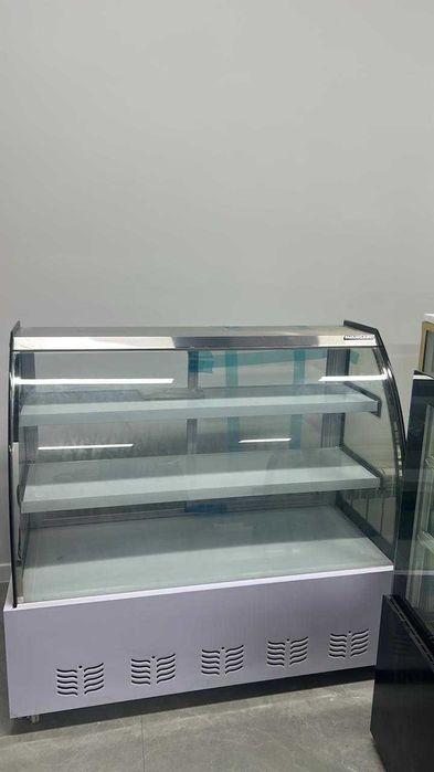 Витрины для кондитерских изделий