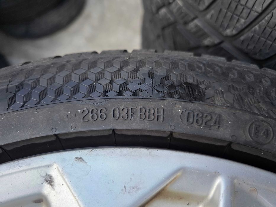 2бр Като нови зимни гуми 205 50 17 - Continetnal - DOT 2023, 2024