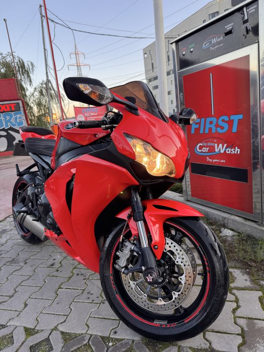 Honda cbr 1000 rr fireblade