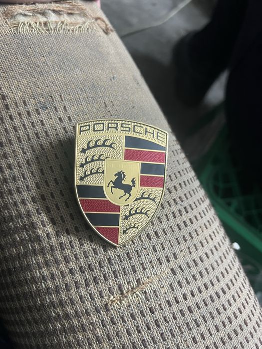 Емблема за Porsche cayene и carrera