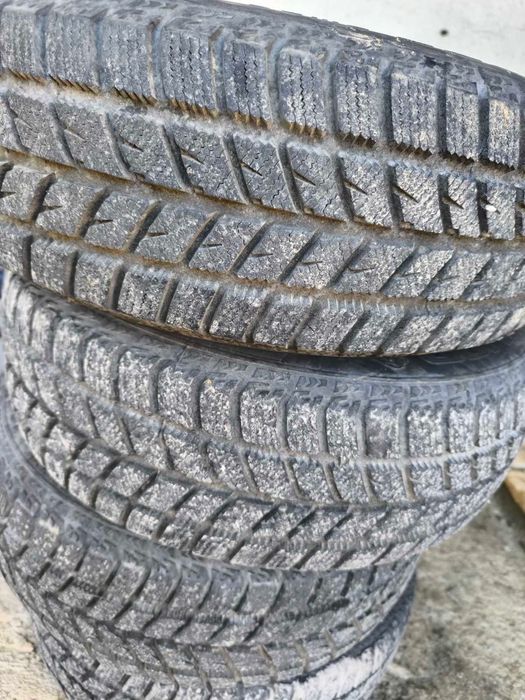Продавам 4-ри зимни гуми