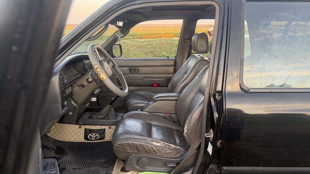 Продам машину Toyota 4Runner 1996