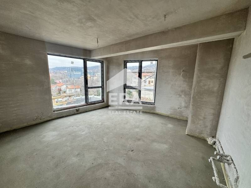 Продава се Тристаен апартамент в Варна, Левски - 181 кв.м за 933 €/кв.м - Снимка #5
