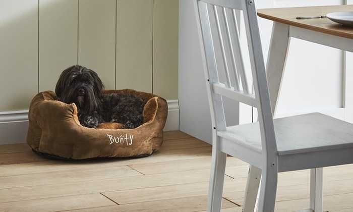 Кучешко луксозно легло с овална форма и бродирано лого Bunty